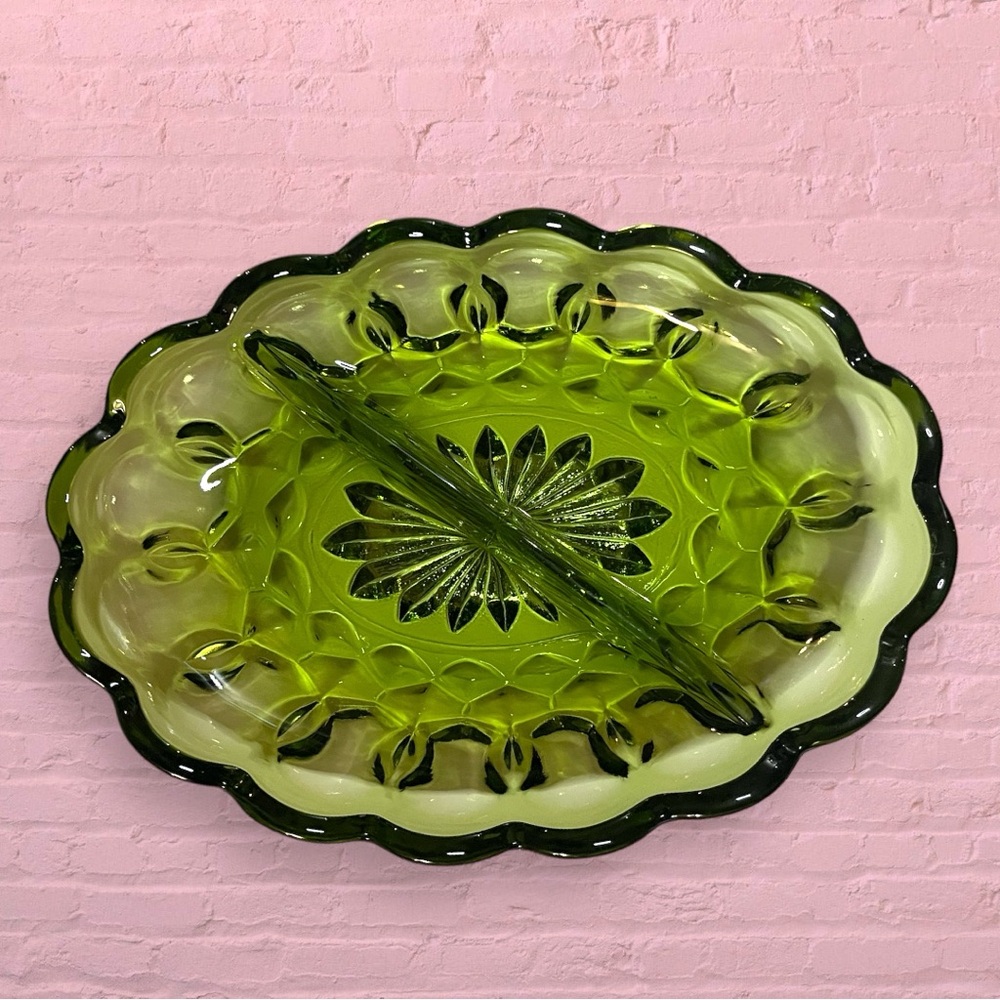 🪩 Host Pick — VTG Anchor Hocking Pressed Green Segmented Oval Glass Dish